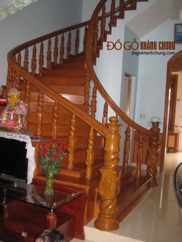 cầu thang gỗ